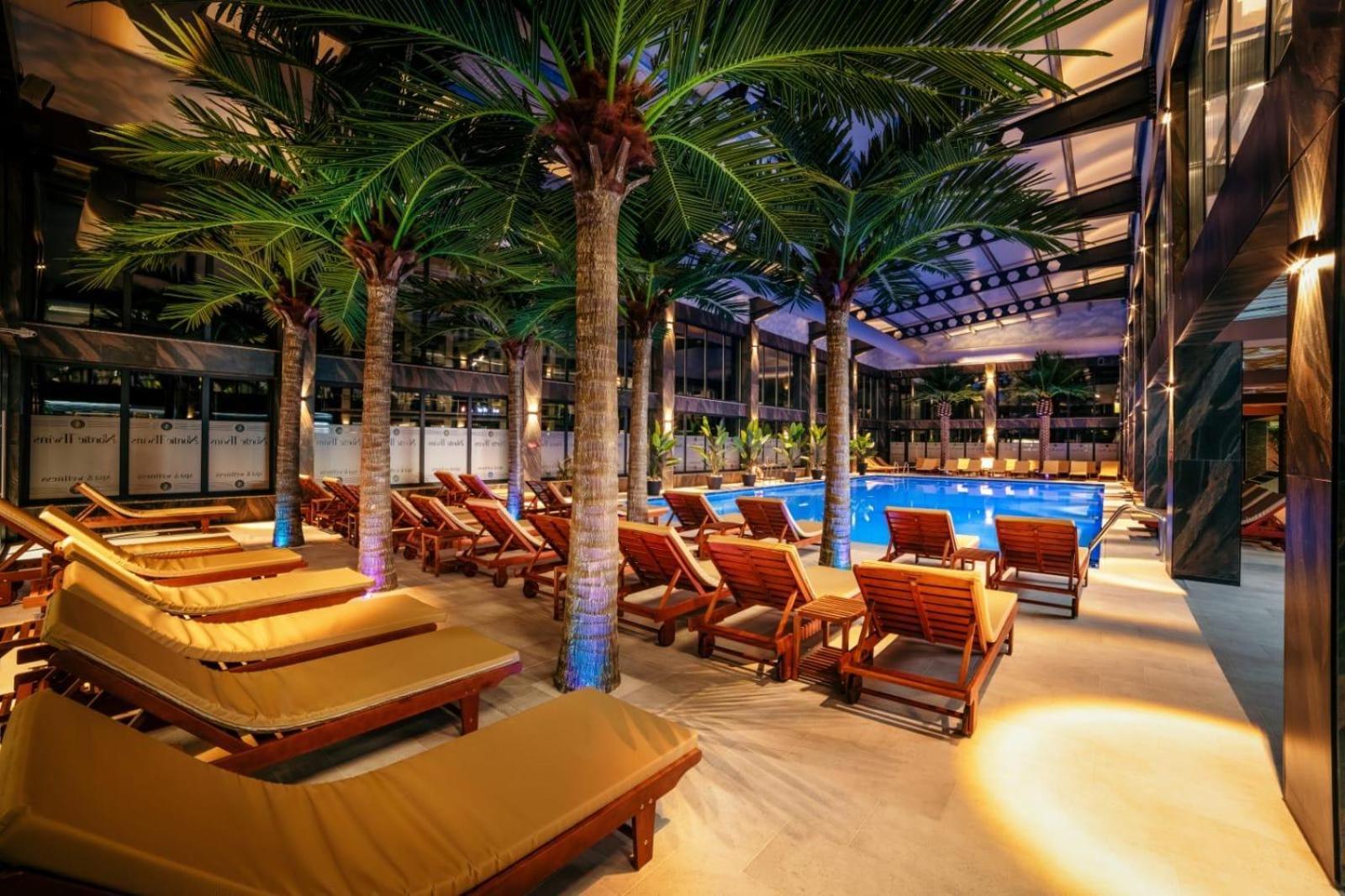 Hotel Nordic Twins & Wellness Radauti Exterior photo